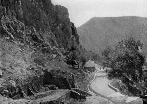 ROAD NEAR DELPHI